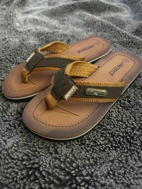Children's isport tan/brown flip flops size 13/1